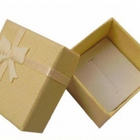 Darčeková krabička bledožltá