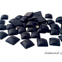 Ozdobné kamienky 10 x 10 mm - čierne