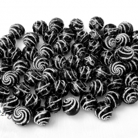 Korálka 8 mm so striebornou špirálou - čierna
