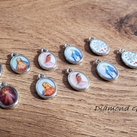 Prívesok Katolícky Motív 10 x 8 mm