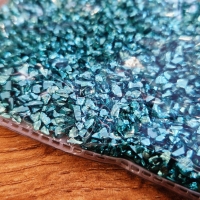 Sklenená drť - Sklenené kamienky - Emerald - 50 gramov