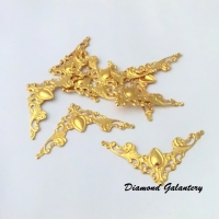 Ozdobný kovový roh 40 x 40 mm - zlatý