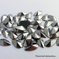 Ozdobné kamienky 8 x 13 mm, ihlanovitý výbrus - striebornošedé