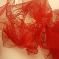 Tyl 15 cm jemný tmavočervený