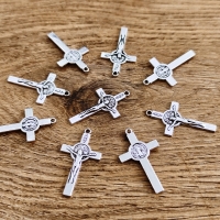 Prívesok Krížik 35 x 20 mm