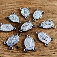 Ružencový medzikus - 22 x 18 mm - Strieborný