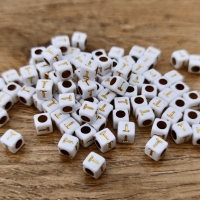 Korálka písmenko - Bielo zlaté - 6 x 6 mm - T