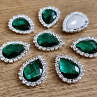 Štrasová slzička - 20 x 25 mm - Emerald