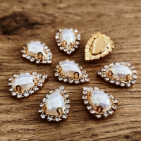 Našívacia aplikácia s lôžkom - 16 x 20 - Zlato biele AB