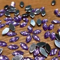 Ozdobné kamienky 5 x 10 mm - lomené - Fialové