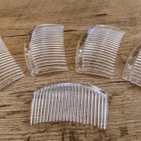 Hrebienok do vlasov - 70 x 45 mm - Priehlľadný