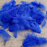 Dekoračné pierka - Kráľovská modrá - 10 gramov