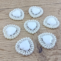 Ozdoba štrasová 26 x 28 mm - Srdiečko - Perlové - Biele