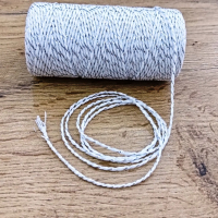 Macrame šnúrka so striebornou lurexovou niťou