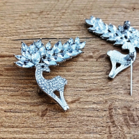 Brošňa ozdobná Sobík - Strieborný