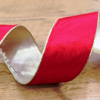 Ozdobná stuha zamatová - 63 mm - Červená so zlatým lemom