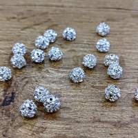 Kovové korálky s kamienkami 8 mm