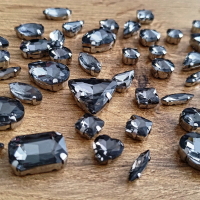 Našívacia kamienky mix veľkostí - 50 kusov - Šedé