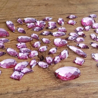 Ozdobné kamienky našívacie - Ružové - Mix 100 kusov