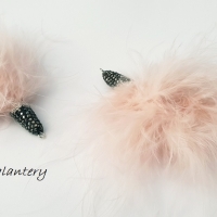 Prívesok Marabou so štrasovým lôžkom - 80 mm - púdrovo ružová