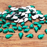 Ozdobné kamienky 5 x 8 mm - Emerald