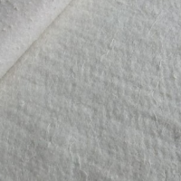 Vatelín biely prešívaný