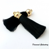 Hodvábny strapcový prívesok - čierny