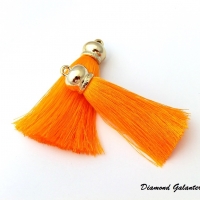 Hodvábny strapcový prívesok - pomaranč