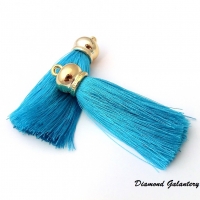 Hodvábny strapcový prívesok - tyrkys