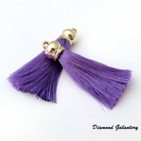 Hodvábny strapcový prívesok - fialový