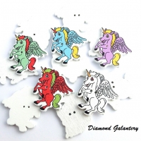 Drevený gombík Jednorožec - 28 x 31 mm - Náhodný Mix 5 kusov