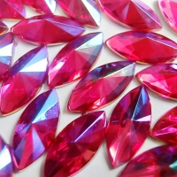 Ozdobné kamienky 7 x 15 mm, ihlanovitý výbrus - AB fuchsia