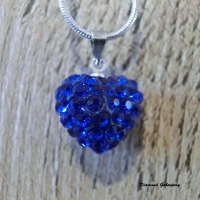 Shamballa srdiečko s retiazkou - kráľovská modrá