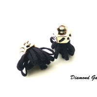 Prívesok strapcový "korunka" - čierna