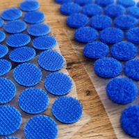 Suchý zips krúžok 15 mm - kráľovská modrá