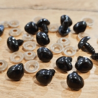 Plastový nos na hračky 12 x 15 mm