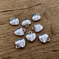 Prívesok - srdiečko - 10 x 12 mm - Striebro