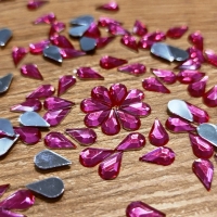 Ozdobné kamienky 6 x 10 mm - Bez vzoru - Fuchsia