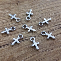 Prívesok Krížik 5 x 9 mm - Strieborný